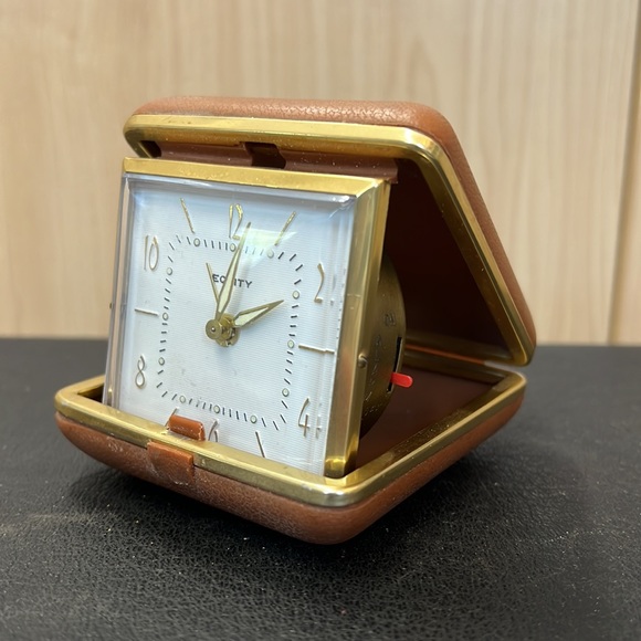 Equity Travel Clock - Picture 5 of 15